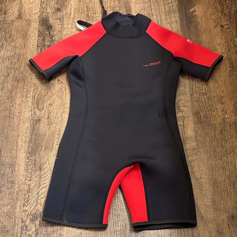 Youth Kids Swim Wetsuit Rashguard in Black and Red Shorty Shortsleeved